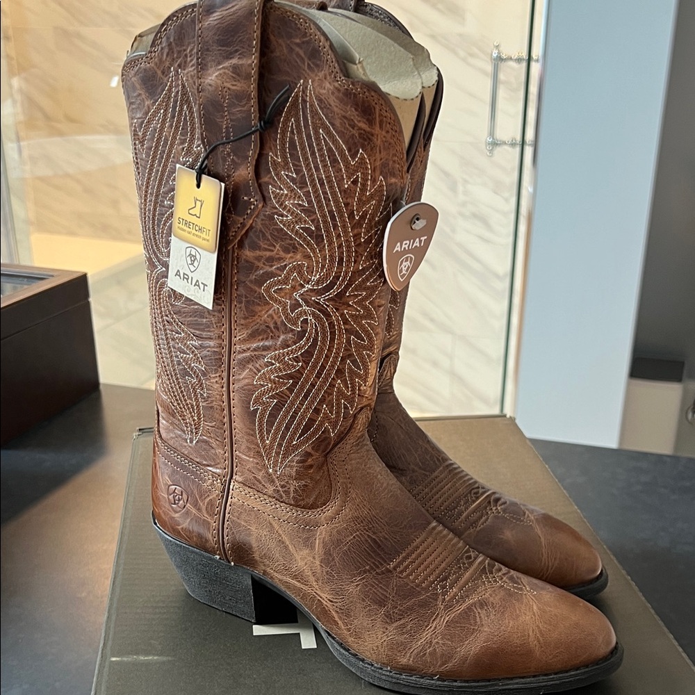 Ariat Distressed Brown Leather Cowboy Boots, Heritage
